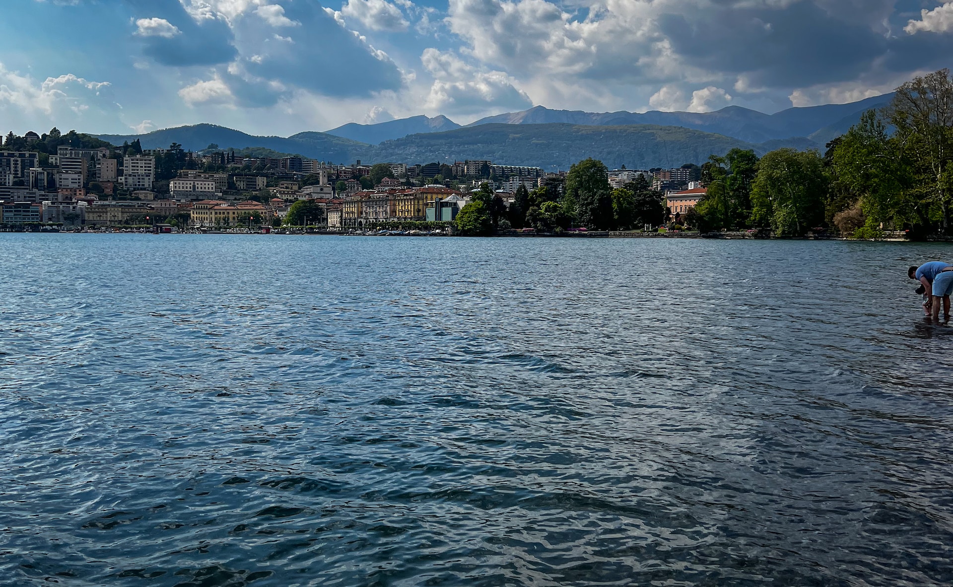 دریاچه لوگانو در سوئیس